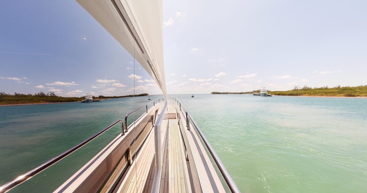 Sunseeker 88 3D tour on YachtWay